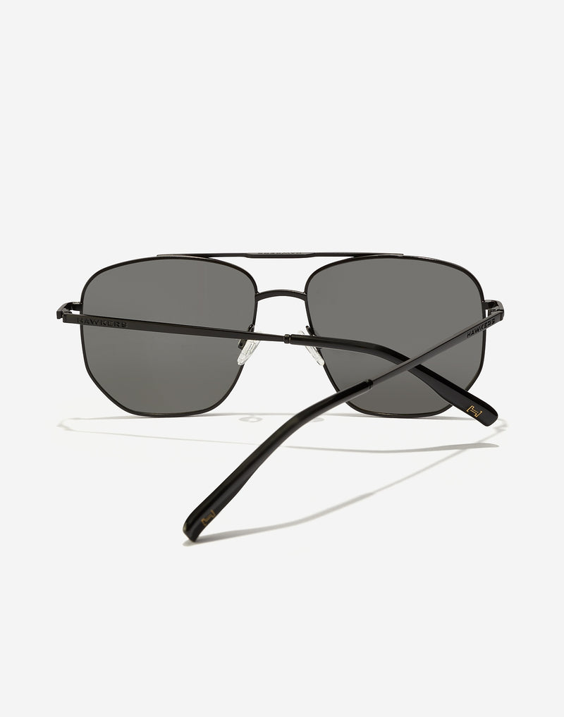 Lentes de Sol Hawkers Cad Polarized Black Dark