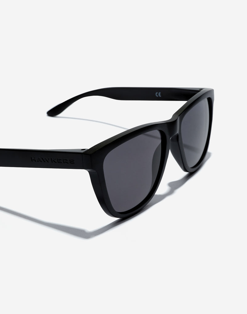 Lentes de Sol Hawkers One Raw Polarized Black Dark